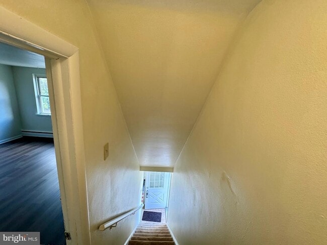 Building Photo - 237 3rd St