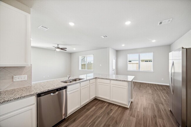 Foto del edificio - 715 Gavin Walker Dr