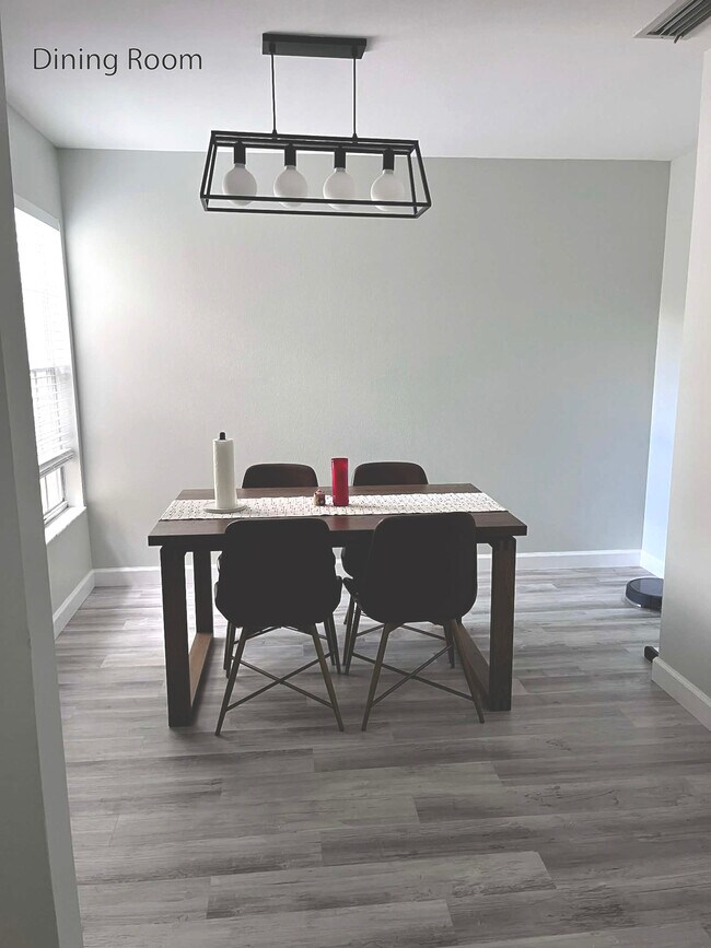 Building Photo - 3023 Beecher Dr E