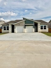 Building Photo - 104 Zayd Ct