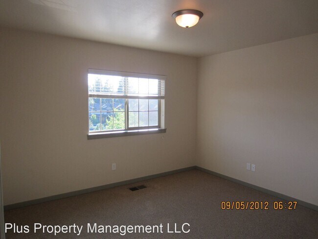Foto del edificio - 1874 NW Monterey Pines Dr