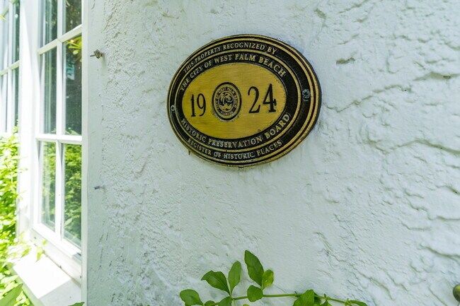 Foto del edificio - 805 Kanuga Dr