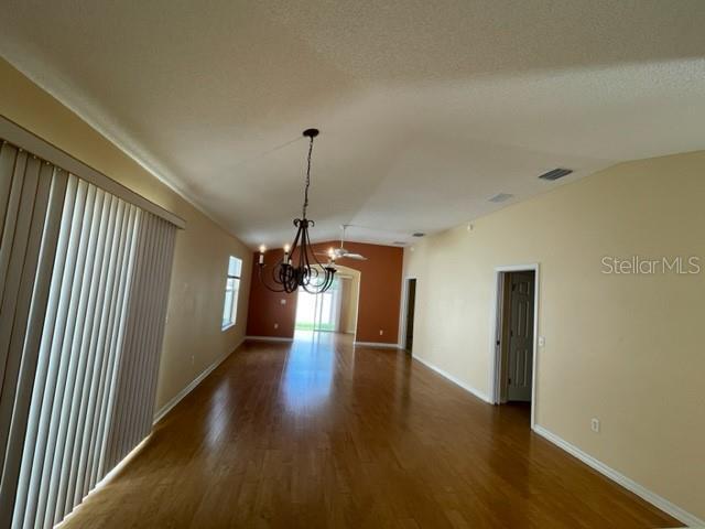 Foto del edificio - 433 Brentwood Ave