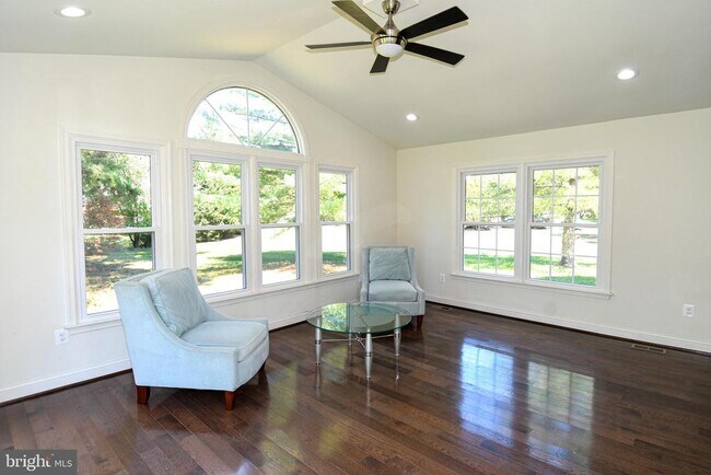 Building Photo - 8012 Wingate Dr