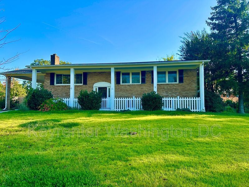 Primary Photo - 311 Lourdes Dr