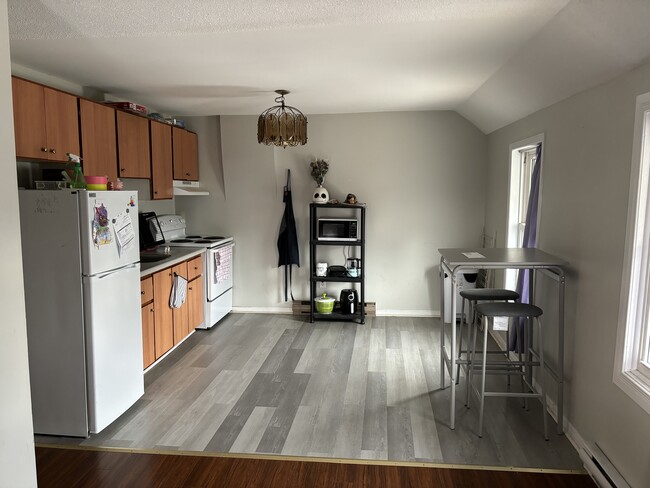 Kitchen - 1 Pine St