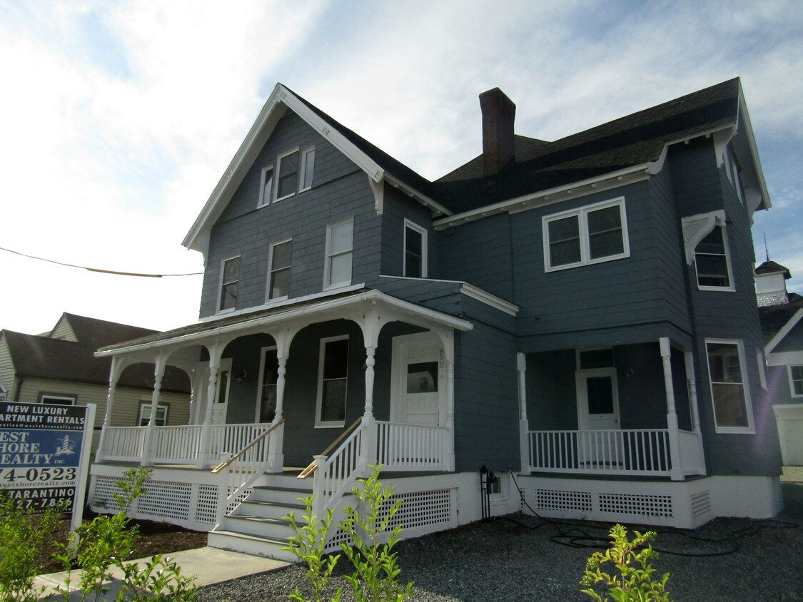 Primary Photo - 89 Golden Hill St