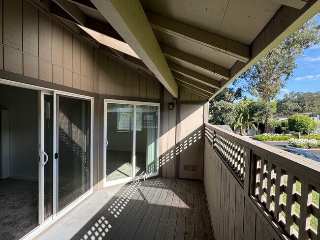 Building Photo - Oak Tree Apartments