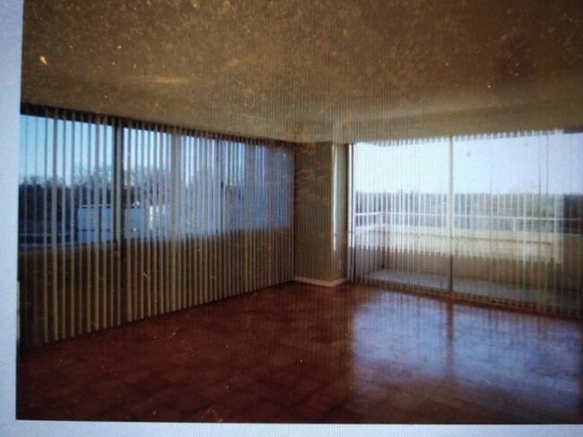 Building Photo - 4515 Willard Ave