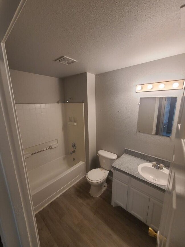 Foto del edificio - 1516 Barron Ln