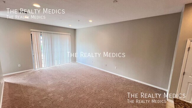 Foto del edificio - 3736 Avalon Park E Blvd