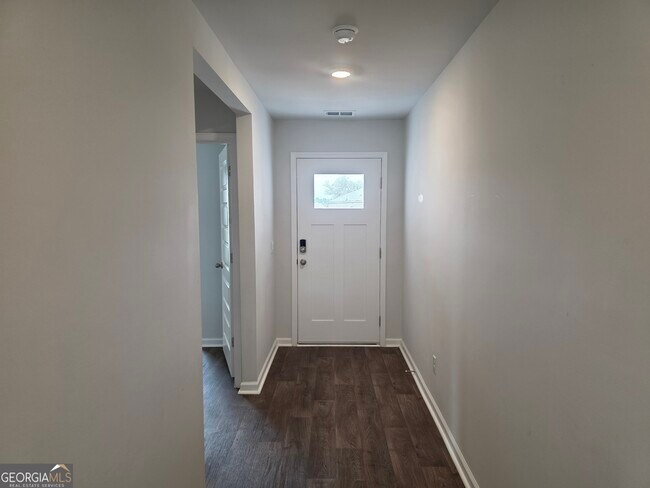 Foto del edificio - 100 Ponderosa Lp