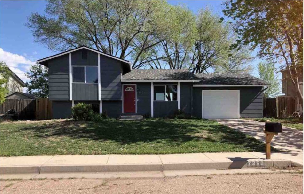 great neighborhood - 7350 River Bend Rd