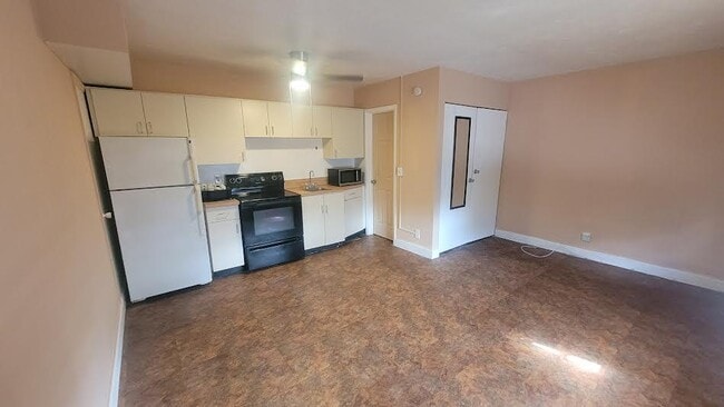 Building Photo - 302 N E St