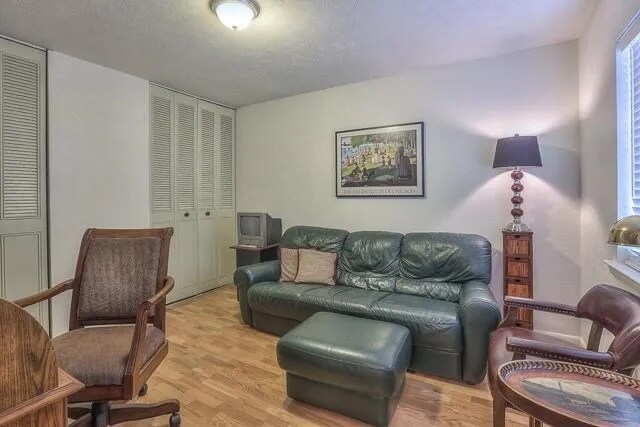 segundo dormitorio/estudio - 810 Bellevue Rd