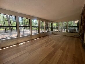 Building Photo - 16 Pate Pl