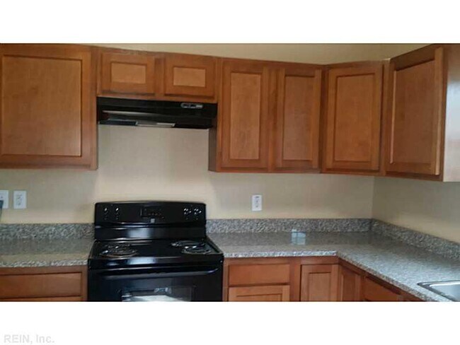 Building Photo - 3214 Bapaume Ave