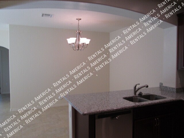 Foto del edificio - 7726 E Baseline Rd