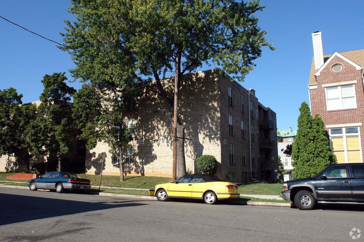 Foto del edificio - Pendleton Park Apartments