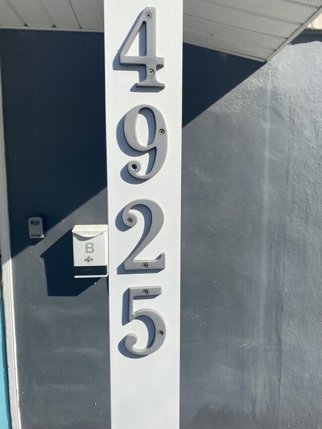 Foto del edificio - 4925 2nd Ave S