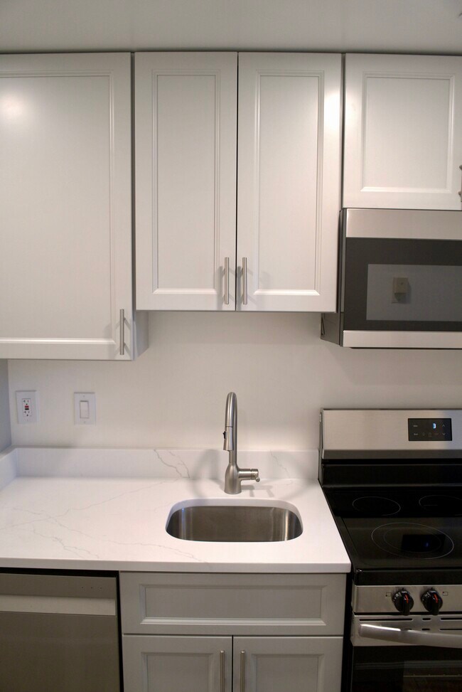 Foto del edificio - 1728 N Rhodes St