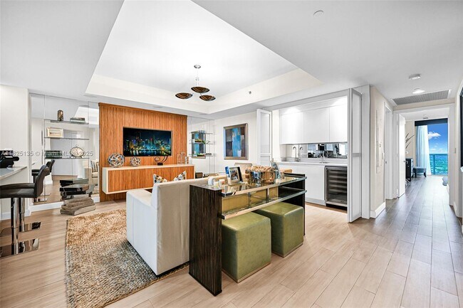 Building Photo - 2711 S Ocean Dr