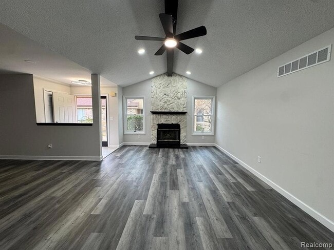 Foto del edificio - 2343 Heritage Pointe Dr