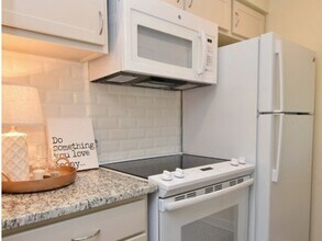 Building Photo - Chateaux Dijon Apartments