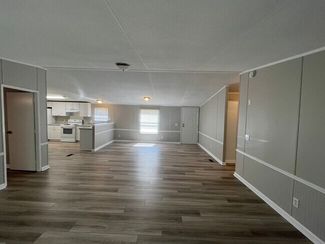 Foto del edificio - 6803 Waters Ave