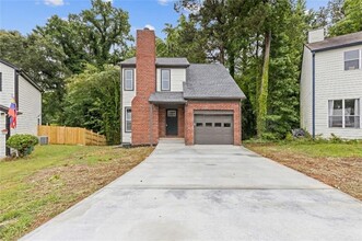 Building Photo - 1111 Pin Oak Dr