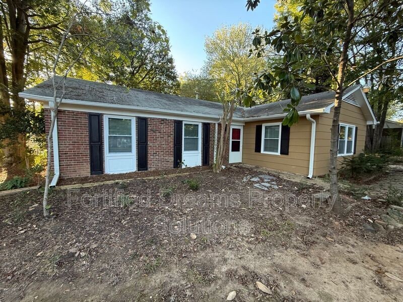 Foto del edificio - 5409 Amberhill Dr