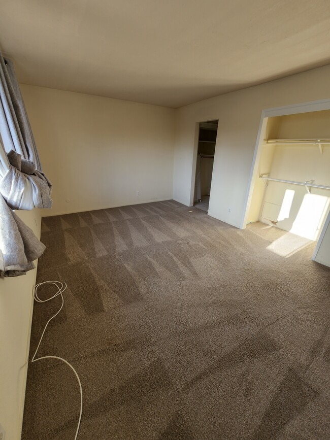 Building Photo - 4535 Via de la Plz