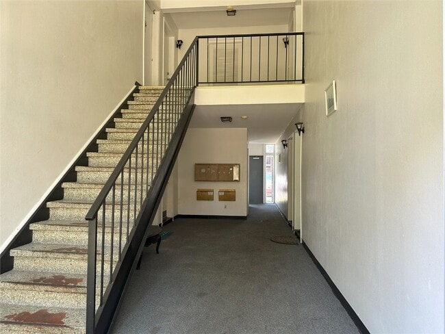 Building Photo - 7571 Hazelcrest Dr