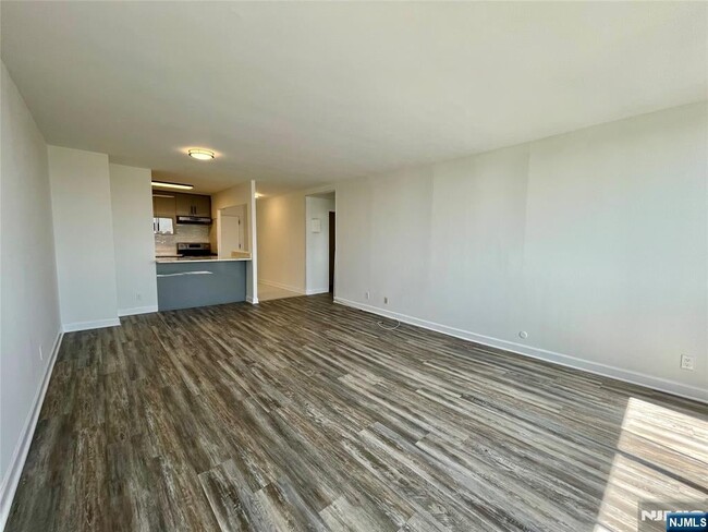 Foto del edificio - 770 Anderson Ave