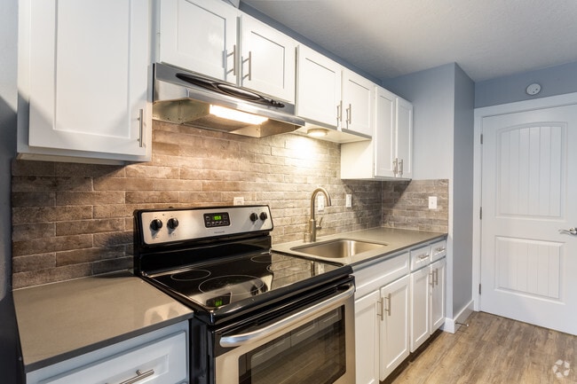 1BR, 1BA - 550 SF - J3