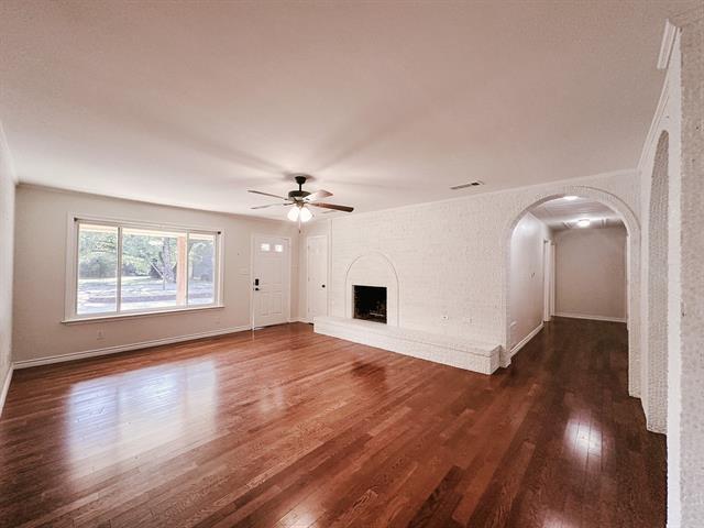 Foto del edificio - 6616 Crooked Ln