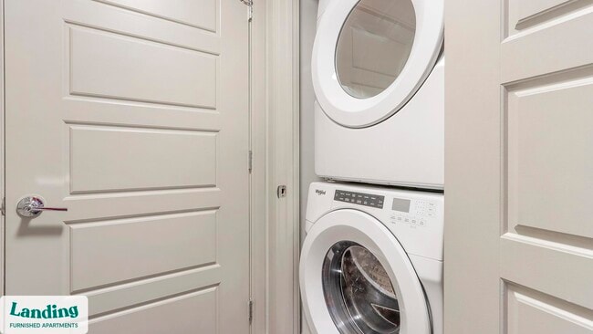 Building Photo - 3005 Peachtree Rd NW