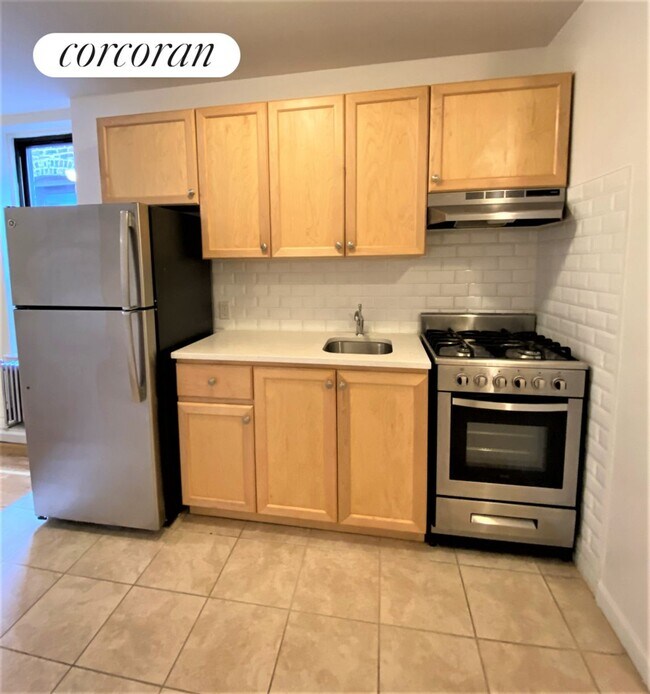 Building Photo - 521 W 168th St