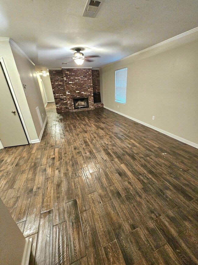 Foto del edificio - 516 Colynwood Dr