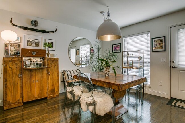 Building Photo - 3501 Normandy Ave