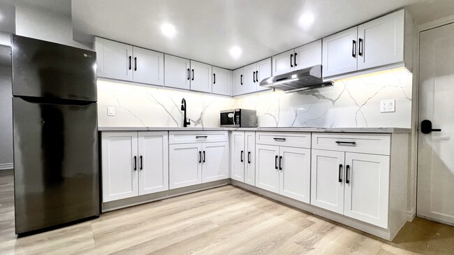 Photo du bâtiment - 2 Lytton Blvd