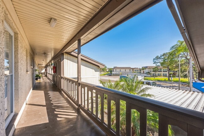 Building Photo - "Charming Coastal Retreat: Cozy 1-Bedroom ...
