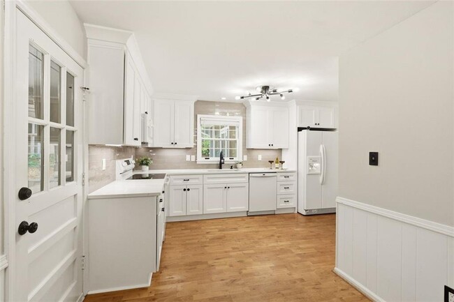 Building Photo - 435 Stonebridge Dr