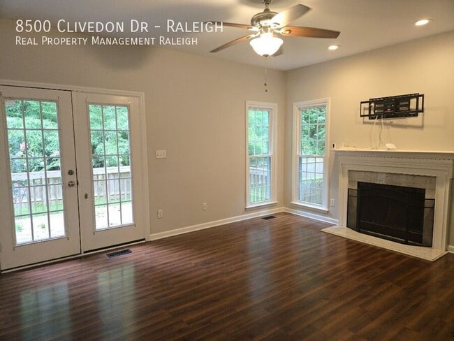Building Photo - 8500 Clivedon Dr