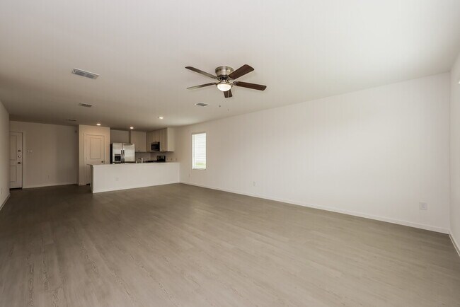 Building Photo - 10729 Revolver Dr