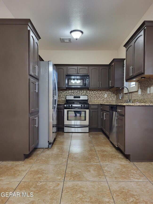 Building Photo - 14681 Spanish Point Dr