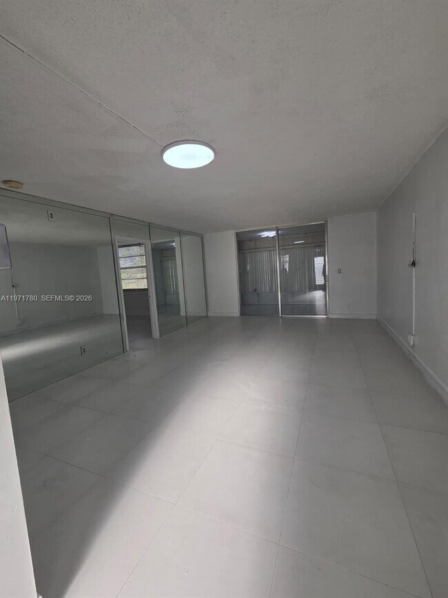 Foto del edificio - 1020 NW 80th Ave