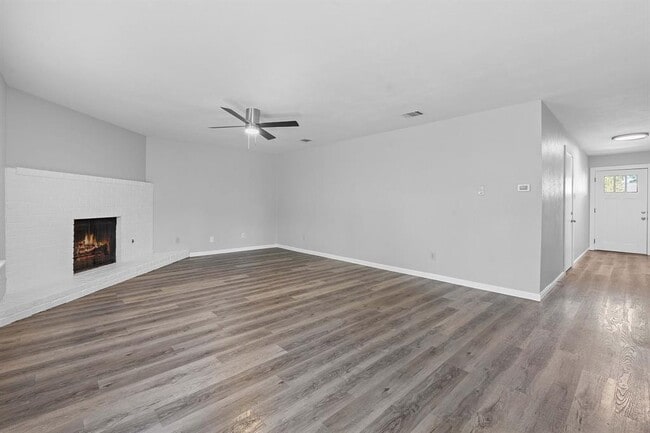 Foto del edificio - 3930 Leafield Dr