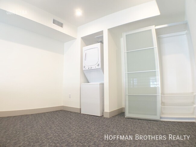 Foto del edificio - 1039 S Hobart Blvd
