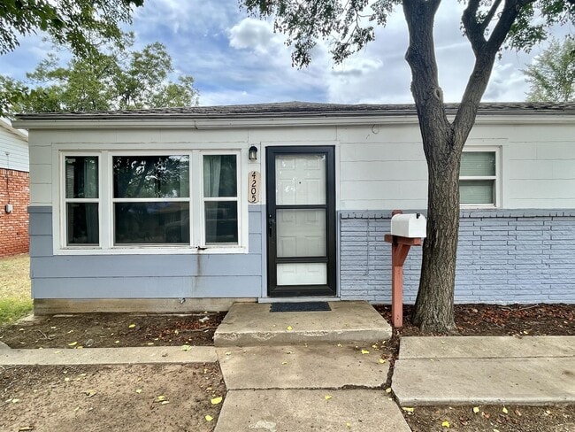 Foto del edificio - 4205 41st St